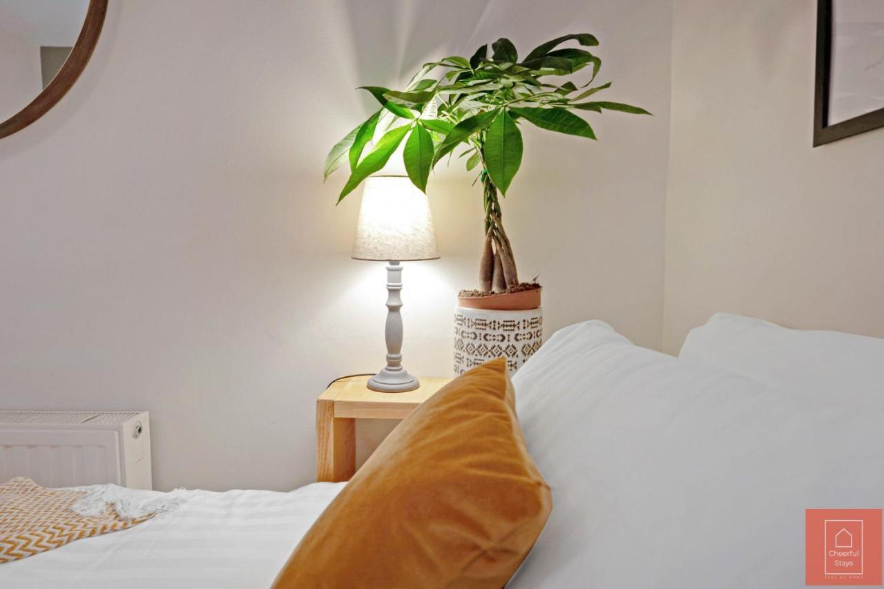 Cheerful Stays: Spacious Flat In Vibrant Leith Edinburgh Dış mekan fotoğraf