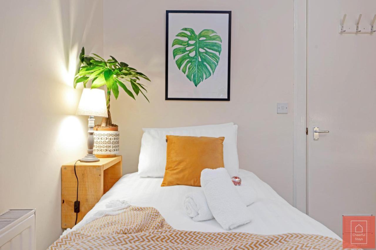 Cheerful Stays: Spacious Flat In Vibrant Leith Edinburgh Dış mekan fotoğraf