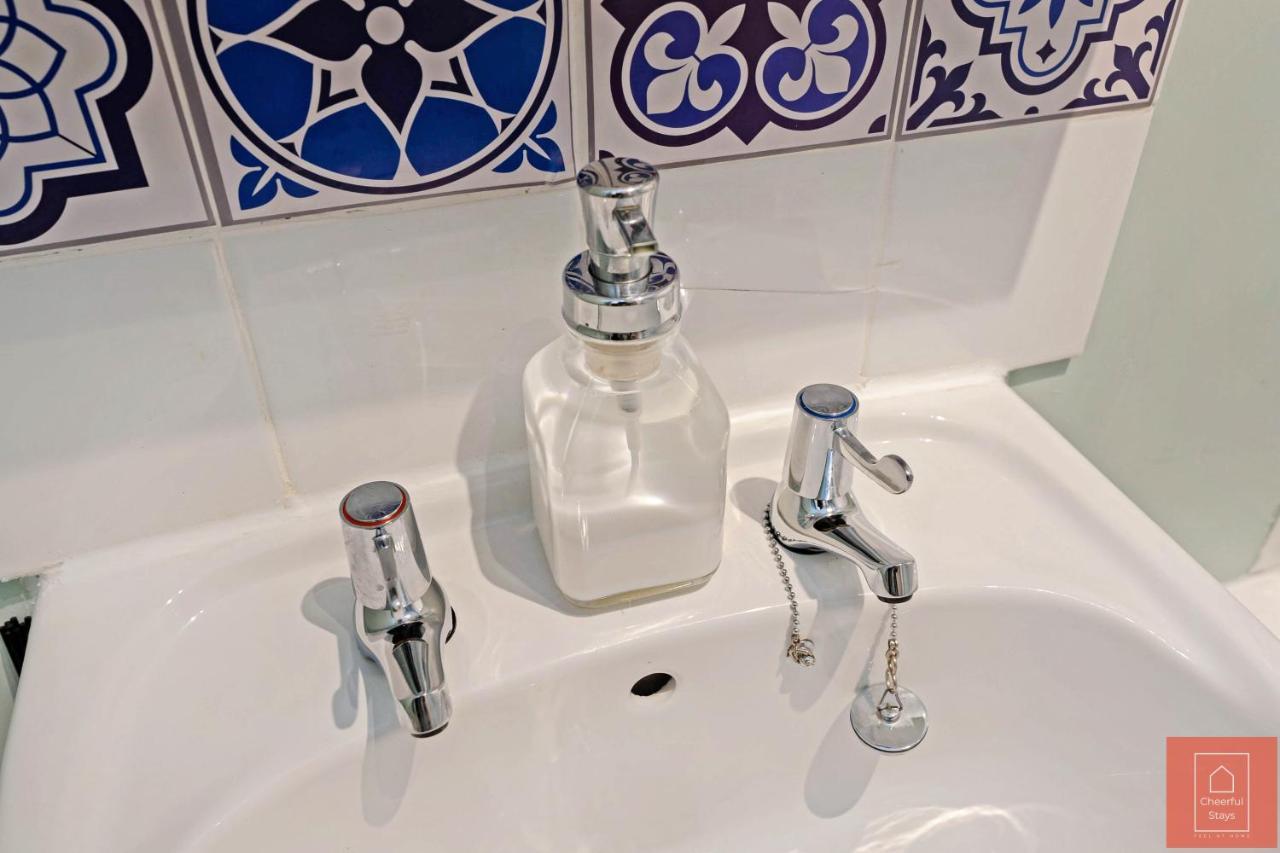 Cheerful Stays: Spacious Flat In Vibrant Leith Edinburgh Dış mekan fotoğraf